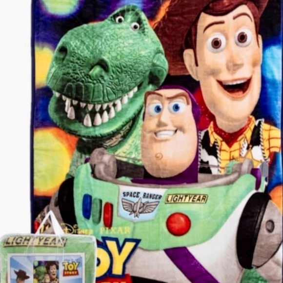 BNIP Disney Characters Children’s Twin Size Blanket - Picture 2 of 8